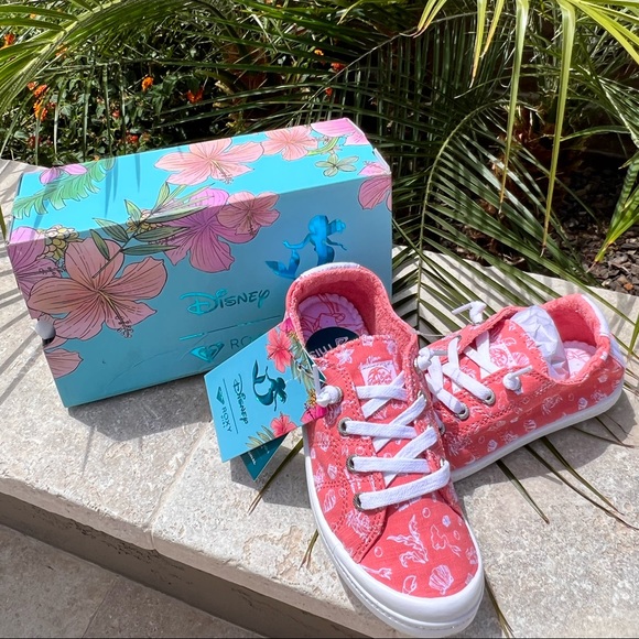 ✨ Roxy Girl's Disney Ariel Bayshore lll Shoes ✨ - Picture 7 of 8